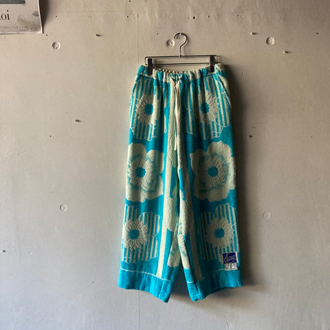 AYA YAMANAKA Power pants (towel-blanket)