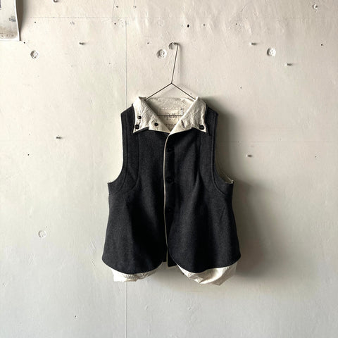 TÍSCAR ESPADAS THE PALECE VEST